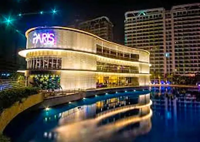 Azure Urban A4 Near Airport Mall With Wavepool 호텔 마닐라